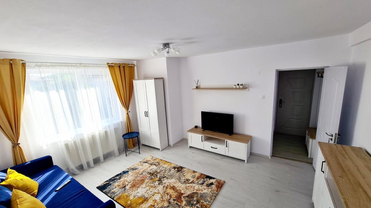 Belle - * Pitesti